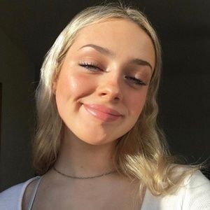 Meet your Posher, Danelle